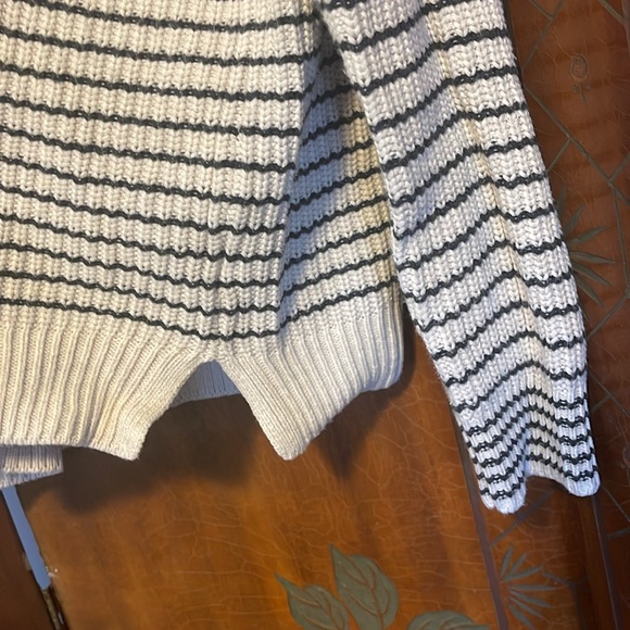 Wrap London striped sweater size 8/10 - Picture 2 of 5